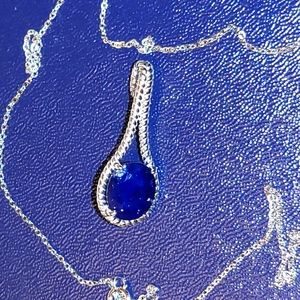 ♥️NIB♥️ 5 CARAT NATURAL SAPPHIRE WITH CHAIN